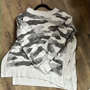 Aerie sweatshirt medium gray cameo